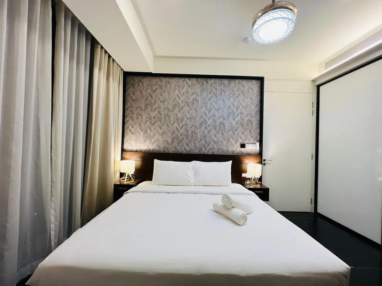 The Tropicana Residence Klcc By Moonlight Kuala Lumpur Malesia